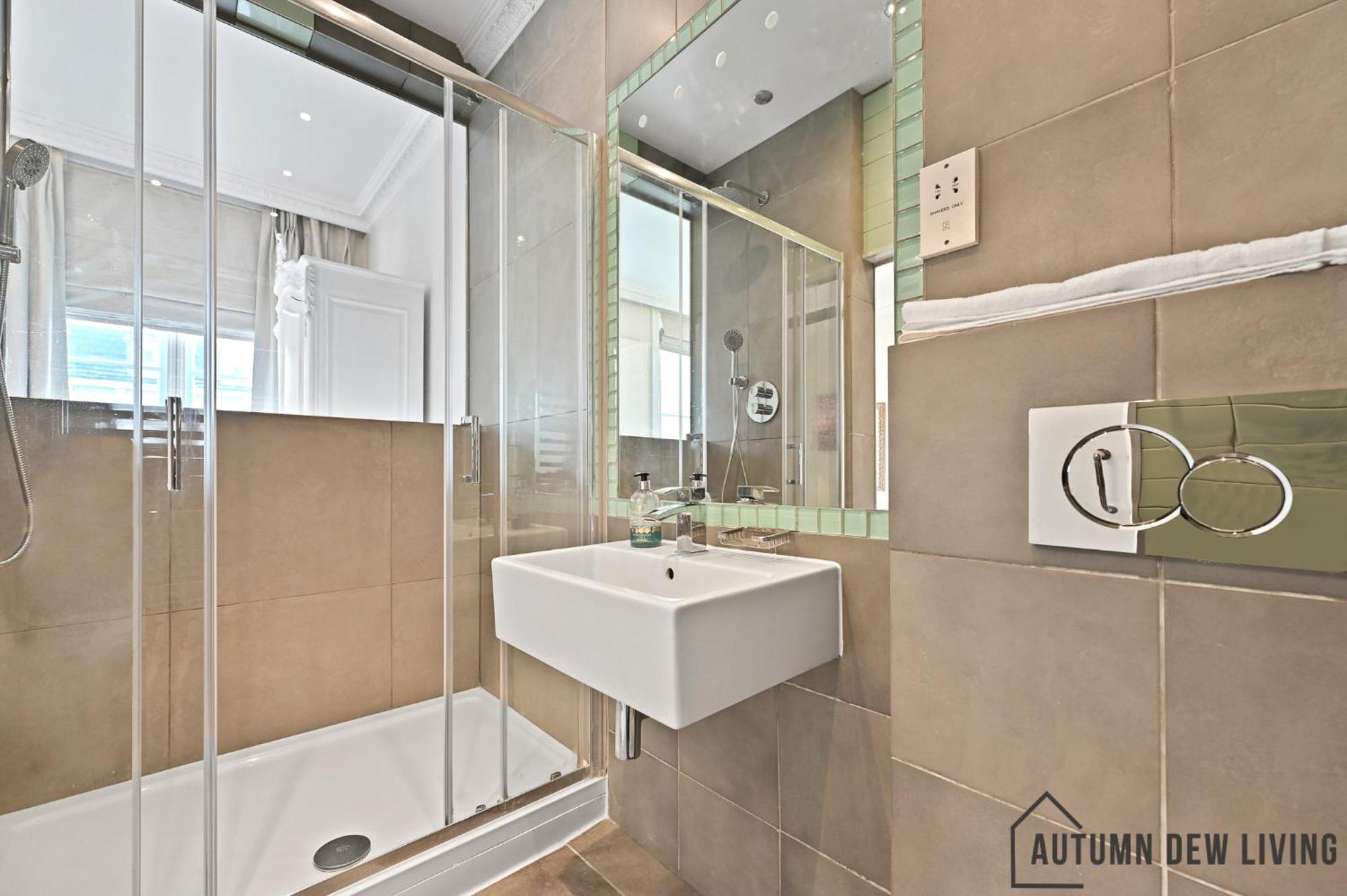 דירות לונדון Beautiful 2 King Size Beds 2 Bath- Sleeps 5 In Earls Court מראה חיצוני תמונה